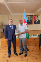 Sentyabrın 3-də Suraxanı Rayon İcra Hakimiyyətinin başçısı Adil Əliyev Qaraçuxur qəsəbəsi, Yeni Günəşli “D” yaşayış sahəsində yerləşən 290 saylı tam orta məktəbdə sakinlərlə səyyar görüş keçirib