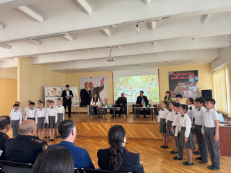 Suraxanı rayonunda növbəti dəfə "Narkomaniyaya qarşı mübarizə" mövzusunda maarifləndirici tədbirlər Hövsan qəsəbəsində yerləşən 76 №-li və Qaraçuxur qəsəbəsində 282 №-li  tam orta ümumtəhsil məktəblərində keçirilib