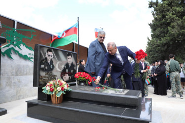 27 Sentyabr – Anım Günü ərəfəsində Suraxanı rayonunda Vətənimizin müstəqilliyi, suverenliyi və ərazi bütövlüyü uğrunda canından keçərək şəhidlik zirvəsinə ucalmış qəhrəmanlarımızın əziz xatirəsi dərin ehtiramla yad edilib