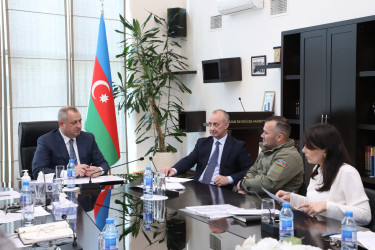 Aprelin 13-də Suraxanı Rayon İcra Hakimiyyətinin başçısı Adil Əliyev Rayon İcra Hakimiyyətində növbəti vətəndaş qəbulu keçirib