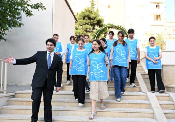 “Bizim həyət” layihəsi çərçivəsində yenilənmiş növbəti həyət sakinlərin istifadəsinə verilib