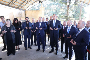 27 sentyabr – Anım günü ərəfəsində Suraxanı rayonunda şəhid məzarları ziyarət edilir