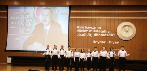 Sentyabrın 11-də Suraxanıda 600-dən yuxarı bal toplayan məzunlarla görüş keçirildi