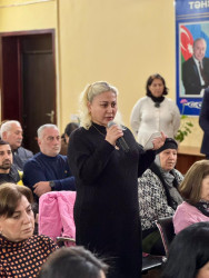 Dekabrın 19-da Suraxanı Rayon İcra Hakimiyyətinin başçısı Adil Əliyev 114 №-li tam orta məktəbdə Əmircan qəsəbə sakinləri ilə görüş keçirib