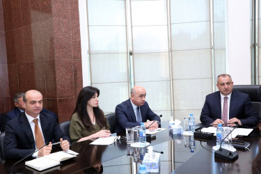 İyunun 8-də Suraxanı Rayon İcra Hakimiyyətinin başçısı Adil Əliyev Rayon İcra Hakimiyyətində növbəti vətəndaş qəbulu keçirib