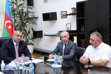 İyunun 8-də Suraxanı Rayon İcra Hakimiyyətinin başçısı Adil Əliyev Rayon İcra Hakimiyyətində növbəti vətəndaş qəbulu keçirib