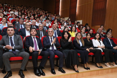 Suraxanıda “Heydər Əliyev və Azərbaycan tarixi” referat-yazı müsabiqəsinin rayon mərhələsinin yekunlarına həsr olunmuş elmi-praktik konfrans keçirilib