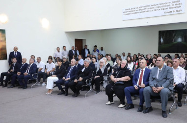 Suraxanı Rayon İcra Hakimiyyətinin başçısı Adil Əliyevin vətəndaşlarla növbəti səyyar görüşü sentyabrın 2-də Qaraçuxur qəsəbəsində yerləşən 285 saylı tam orta ümumtəhsil məktəbində keçirilib