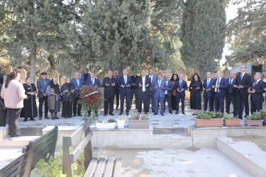 27 sentyabr – Anım günü ərəfəsində Suraxanı rayonunda şəhid məzarları ziyarət edilir