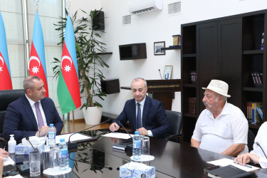 İyulun 20-də Suraxanı Rayon İcra Hakimiyyətinin başçısı Adil Əliyev Rayon İcra Hakimiyyətində növbəti vətəndaş qəbulu keçirib