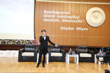 Suraxanıda “Heydər Əliyev və Azərbaycan tarixi” referat-yazı müsabiqəsinin rayon mərhələsinin yekunlarına həsr olunmuş elmi-praktik konfrans keçirilib
