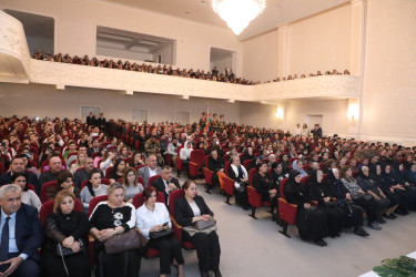 Suraxanıda “Konstitusiya və Suverenlik İli” çərçivəsində Şanlı tariximizin ən şərəfli və qürurverici səhifələrinə həkk olunmuş 8 noyabr – Zəfər gününün 5-ci ildönümü münasibətilə “Zəfər Bayrağına düzlən!” adlı vətənpərvərlik tədbiri keçirilib