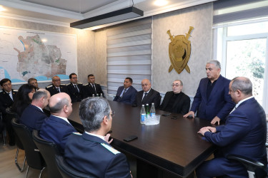 Azərbaycanda prokurorluq orqanlarının yaranmasının 107 illiyi və  prokurorluq işçilərinin peşə bayramı günü münasibətilə Suraxanı Rayon İcra Hakimiyyətinin başçısı Adil Əliyev, Rayon prokuroru Rəşid Mahmudov, RİHB-nin müavinləri və rayon Prokurorluğunun əməkdaşları Ümummilli lider Heydər Əliyevin Suraxanı rayonunda adını daşıyan parkda ucalan abidəsini ziyarət edib, önünə gül dəstələri düzərək xatirəsini ehtiramla anıblar