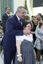 Suraxanı Rayon İcra Hakimiyyətinin və "Autizm fərqlilikdir" İctimai Birliyinin birgə təşkilatçılığı ilə Autizm aylığı çərçivəsində Aura şadlıq sarayında xüsusi qayğıya ehtiyacı olan uşaqlar üçün tədbir təşkil olunub