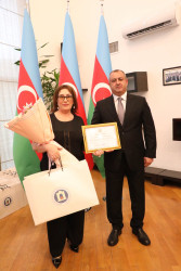 Suraxanı Rayon İcra Hakimiyyətinin təşkilatçılığı ilə “5 oktyabr – Beynəlxalq müəllimlər günü”nə həsr olunmuş tədbir keçirilib.