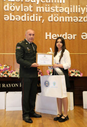 Sentyabrın 11-də Suraxanıda 600-dən yuxarı bal toplayan məzunlarla görüş keçirildi