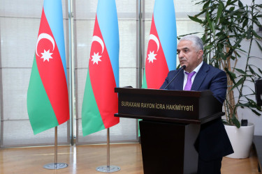 Suraxanı Rayon İcra Hakimiyyətinin təşkilatçılığı ilə 23 İyun - Dövlət Qulluqçularının Peşə Bayramı qeyd edilib. Tədbirdə Rayon İcra Hakimiyyətinin başçısı Adil Əliyev, YAP Suraxanı Rayon Təşkilatının sədri Vüqar Seyidov, rayonun hüquq-mühafizə orqanlarının rəhbərləri, RİHB-nin müavinləri, rayonun dövlət qulluqçuları iştirak ediblər