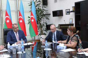 İyulun 6-da Suraxanı Rayon İcra Hakimiyyətinin başçısı Adil Əliyev Rayon İcra Hakimiyyətində növbəti vətəndaş qəbulu keçirib.