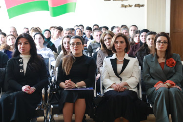 Martın 5-də Suraxanı Rayon İcra Hakimiyyətinin təşəbbüsü, Əmircan Bələdiyyəsində “Gender məsələləri və məişət zorakılığı ilə mübarizəyə dair komissiya”nın və A.Muradov adına 84 saylı tam orta ümumtəhsil məktəbinin birgə təşkilatçılığı ilə “Emosiyaların idarə edilməsi və aqressiyanın qarşısının alınması” adlı tədbir təşkil olunub