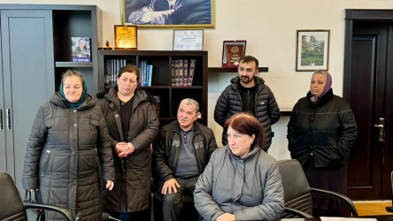 Martın 2-də Suraxanı Rayon İcra Hakimiyyətinin başçısı Adil Əliyev Rayon İcra Hakimiyyətində növbəti vətəndaş qəbulu keçirib