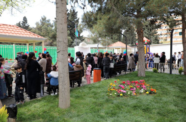 Qeyd edək ki, aprelin 25-də Suraxanı Rayon İcra Hakimiyyətinin təşkilatçılığı ilə Hövsan qəsəbəsi, Rüfət Abdullayev küçəsi məhəllə 14/15 ünvanda yeni təmir olunmuş məhəllənin açılışı olub