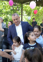Suraxanı Rayon İcra Hakimiyyətinin təşkilatçılığı ilə 2026–2027-ci tədris ilinin başlanması münasibətilə şəhid övladları ilə görüş keçirilib