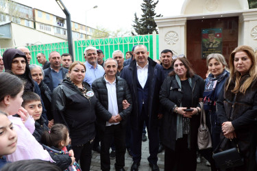 Qeyd edək ki, aprelin 25-də Suraxanı Rayon İcra Hakimiyyətinin təşkilatçılığı ilə Hövsan qəsəbəsi, Rüfət Abdullayev küçəsi məhəllə 14/15 ünvanda yeni təmir olunmuş məhəllənin açılışı olub