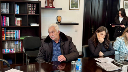 Martın 2-də Suraxanı Rayon İcra Hakimiyyətinin başçısı Adil Əliyev Rayon İcra Hakimiyyətində növbəti vətəndaş qəbulu keçirib