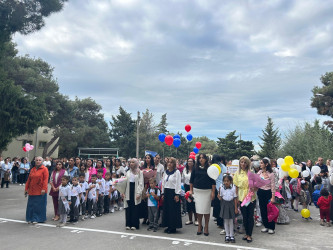 Sentyabrın 15-də “Bilik Günü”nə həsr olunmuş tədbirlərdə Rayon İcra Hakimiyyətinin məsul  əməkdaşları iştirak edərək Rayon İcra Hakimiyyəti başçısının təbriklərini çatdırıblar