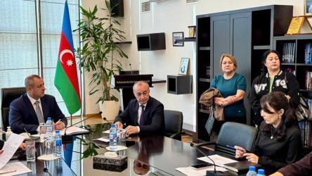 Oktyabrın 20-də Suraxanı Rayon İcra Hakimiyyətinin başçısı Adil Əliyev Rayon İcra Hakimiyyətində növbəti vətəndaş qəbulu keçirib