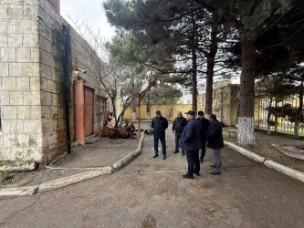 Suraxanı Rayon İcra Hakimiyyətinin başcısı Adil Əliyev rayon ərazisində su basmış ərazilərə baxış keçirdi