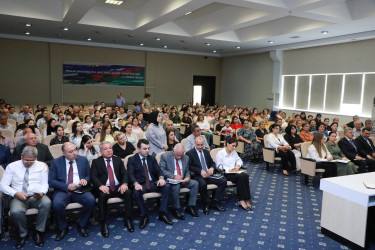 Sentyabrın 10-da Suraxanı Rayon İcra Hakimiyyətinin başçısı Adil Əliyev Bülbülə qəsəbəsində yerləşən 327 saylı tam orta məktəbdə sakinlərlə səyyar görüş keçirib