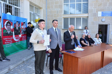 Bu gün ümumtəhsil müəssisələrində “Son zəng” çalınıb Bu münasibətlə Suraxanı rayonunun bütün məktəblərində “Son zəng” tədbirlərində Rayon İcra Hakimiyyəti başçısı Aparatının, qəsəbə inzibati ərazi dairələri üzrə nümayəndəliklərin və bələdiyyələrin məsul əməkdaşları iştirak edərək Rayon İcra Hakimiyyəti başçısının təbriklərini çatdırıblar.