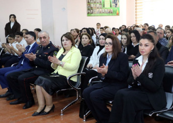 Martın 11-də Suraxanı Rayon İcra Hakimiyyətinin təşəbbüsü, Zığ Bələdiyyəsində “Gender məsələləri və məişət zorakılığı ilə mübarizəyə dair komissiya”nın və 315 saylı tam orta ümumtəhsil məktəbinin birgə təşkilatçılığı ilə “Müəllim-şagird-valideyn münasibətlərində qarşılıqlı hörmət və etibar ” adlı tədbir təşkil olunub