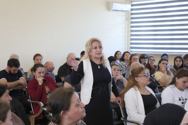 Suraxanı Rayon İcra Hakimiyyətinin başçısı Adil Əliyevin vətəndaşlarla növbəti səyyar görüşü iyunun 3-də Qaraçuxur qəsəbəsində yerləşən 275 saylı tam orta ümumtəhsil məktəbində keçirilib