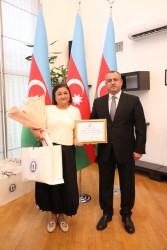 Suraxanı Rayon İcra Hakimiyyətinin təşkilatçılığı ilə “5 oktyabr – Beynəlxalq müəllimlər günü”nə həsr olunmuş tədbir keçirilib.