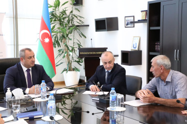 Sentyabrın 1-də Suraxanı Rayon İcra Hakimiyyətinin başçısı Adil Əliyev Rayon İcra Hakimiyyətində növbəti vətəndaş qəbulu keçirib