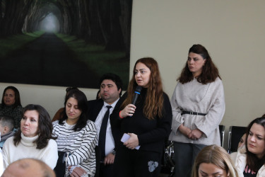 Yanvarın 7-də Suraxanı Rayon İcra Hakimiyyətinin başçısı Adil Əliyev B.Qulamoğlu adına 285 nömrəli tam orta ümumtəhsil məktəbdə Qaraçuxur qəsəbə sakinləri ilə görüşüb