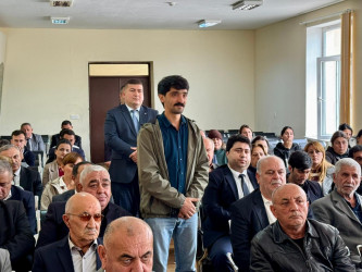 Oktyabrın 22-də Suraxanı Rayon İcra Hakimiyyətinin başçısı Adil Əliyev E.Cəfərov adına 118 №-li tam orta məktəbdə Hövsan qəsəbə sakinləri ilə görüşüb