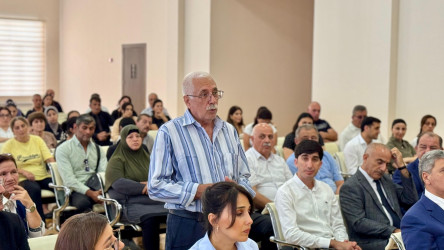 Avqustun 28-də Suraxanı Rayon İcra Hakimiyyətinin başçısı Adil Əliyev Əmircan qəsəbəsində yerləşən 154 saylı tam orta məktəbdə sakinlərlə səyyar görüş keçirib