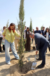 27 Sentyabr – Anım Günü ilə əlaqədar Suraxanı rayonunun Zığ qəsəbəsi, Bahar yaşayış sahəsində ağacəkmə aksiyası və “Qeyd-Sosial Maarifləndirmə” İctimai Birliyinin təşkilatçılığı ilə rəsm sərgisi keçirilib