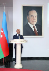 Bakı Şəhəri üzrə Təhsil İdarəsi və Suraxanı Rayon İcra Hakimiyyəti tərəfindən ümumi təhsil müəssisələrinin XI sinif şagirdlərinin iştirakı ilə Heydər Əliyev irsinin öyrədilməsi dərslərinə həsr olunmuş “Naxçıvan– Diyarım mənim” adlı tədbir keçirilib