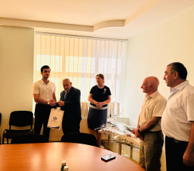 Suraxanı Rayon İcra Hakimiyyətinin təşkilatçılığı ilə “Ahılların təcrübəsi – Gənclərin gələcəyi” adlı layihə çərçivəsində növbəti görüş “Suraxanı maşınqayırma zavodu” ASC-də uzun illər direktor vəzifəsində çalışmış, rayon Ağsaqqallar şurasının sədri Arif Babayev ilə təşkil olunub