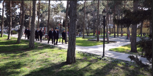 “Şəhərsalma və Memarlıq İli”  çərçivəsində Suraxanı rayonu, Əmircan qəsəbəsində salınan yeni park martın 19-da bayramlar ərəfəsində sakinlərin istifadəsinə verilib