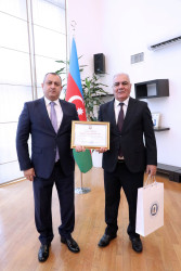 Suraxanı Rayon İcra Hakimiyyətinin başçısı Adil Əliyev 31 saylı Suraxanı ikinci Seçki dairəsi Dairə Seçki Komissiyasının sədri Bayramov İlham Möhübbət oğlunu və RİHB-nin Qaraçuxur qəsəbə inzibati ərazi dairəsi üzrə nümayəndəsi İbrahimov Yusif Nəsib oğlunu yubileyləri münasibətilə təbrik edib.