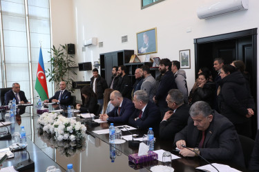 Martın 2-də Suraxanı Rayon İcra Hakimiyyətinin başçısı Adil Əliyev Rayon İcra Hakimiyyətində növbəti vətəndaş qəbulu keçirib