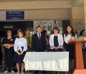 Rayon İcra Hakimiyyətinin baçşısı Adil Əliyev “Son zəng” münasibətilə məzunları təbrik edib