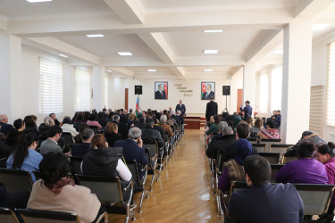 Fevralın 18-də RİH başçısı növbəti dəfə 97 nömrəli tam orta məktəbdə Əmircan qəsəbəsinin sakinləri ilə görüşüb