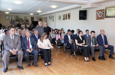 Suraxanı Rayon İcra Hakimiyyətinin başçısı Adil Əliyevin vətəndaşlarla növbəti səyyar görüşü iyulun 1-də Qaraçuxur qəsəbəsində yerləşən 104 saylı tam orta ümumtəhsil məktəbində keçirilib