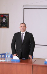 Suraxanı Rayon İcra Hakimiyyətinin başçısı Adil Əliyevin vətəndaşlarla növbəti səyyar görüşü oktyabrın 21-də Zığ qəsəbəsi, Dədə Qorqud yaşayış sahəsində 315, Hövsan qəsəbəsində isə 118 saylı tam orta ümumtəhsil məktəblərində keçirilib